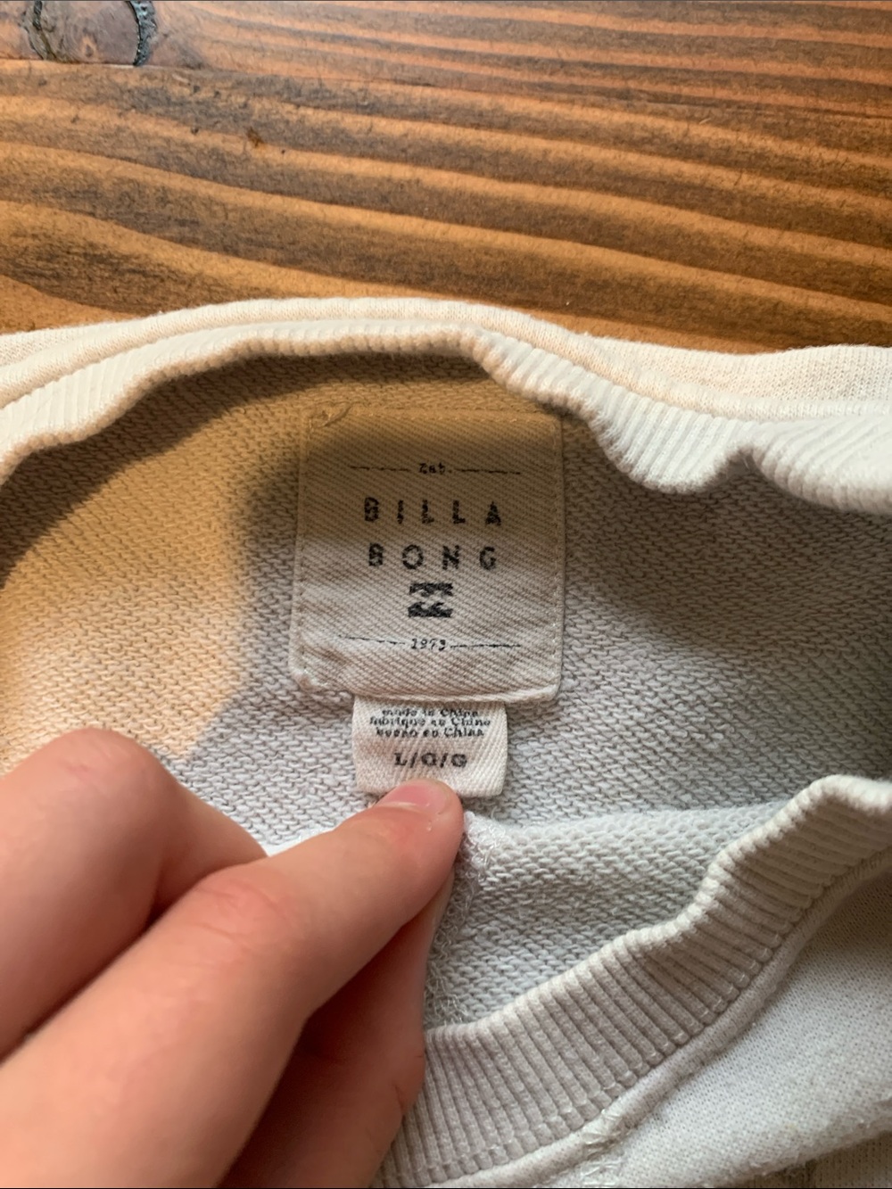 Billabong cream crewneck sweatshirt - Picture 2 of 7